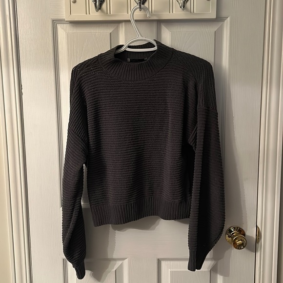 Hollister sweater - Picture 1 of 5